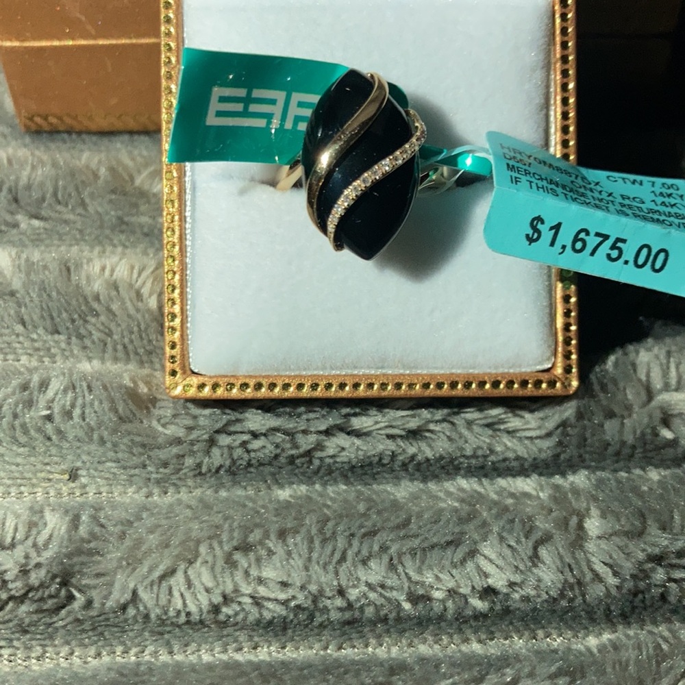 EFFY™️ 14KT Gold 7 carat Onyx Ring - Picture 5 of 7
